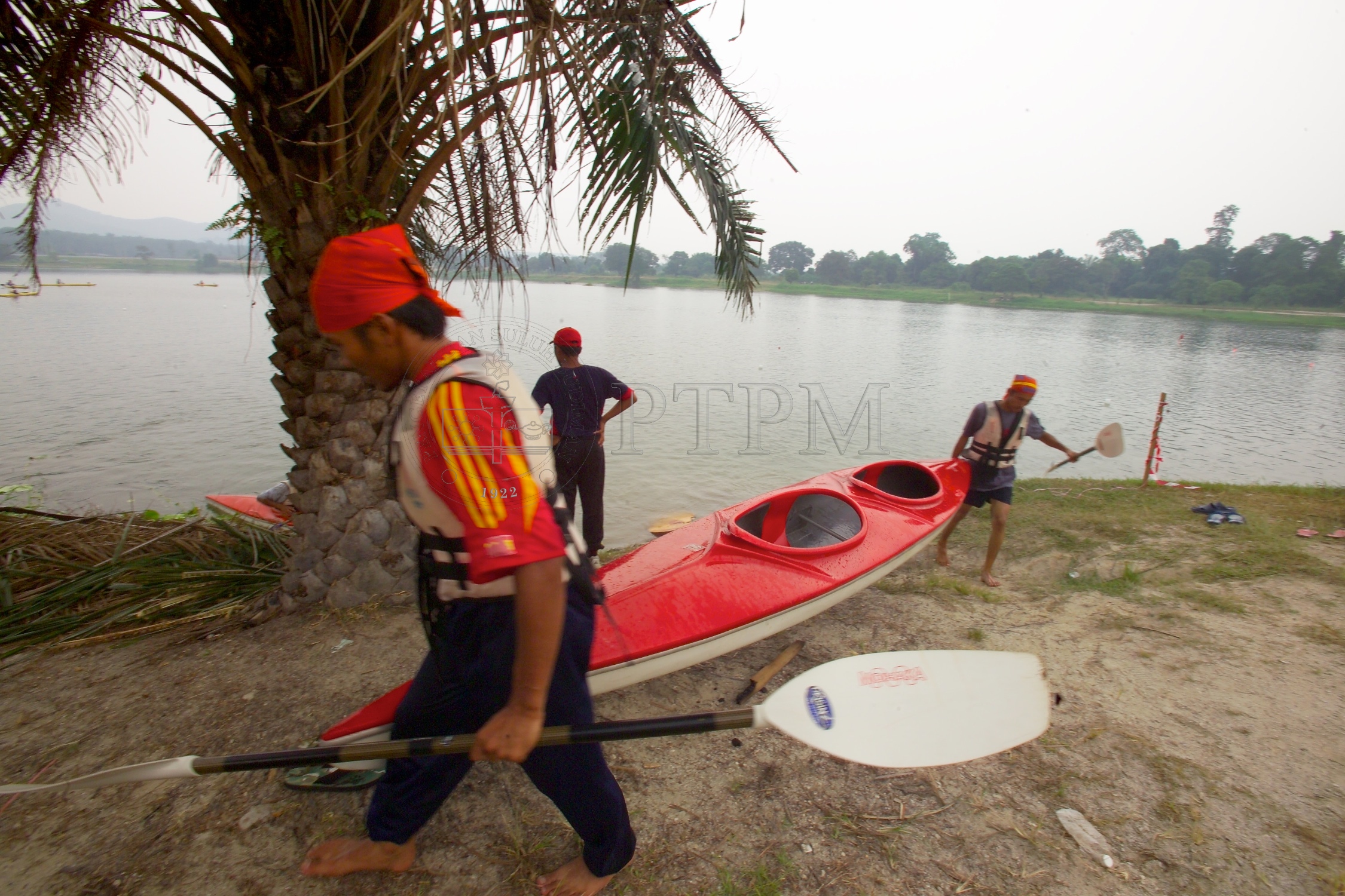 PTPM 05 13 kayak D8XZ8705